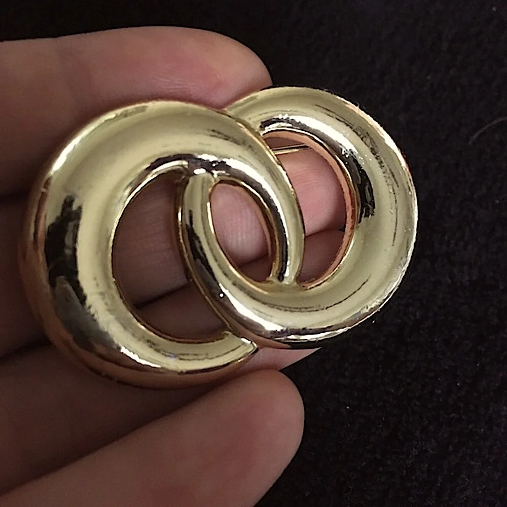Vintage Gold Tone Brooch Pin